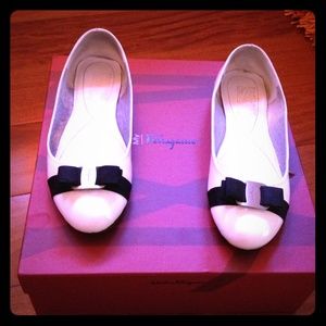 COPY - Ferragamo bow flats Varina Authentic